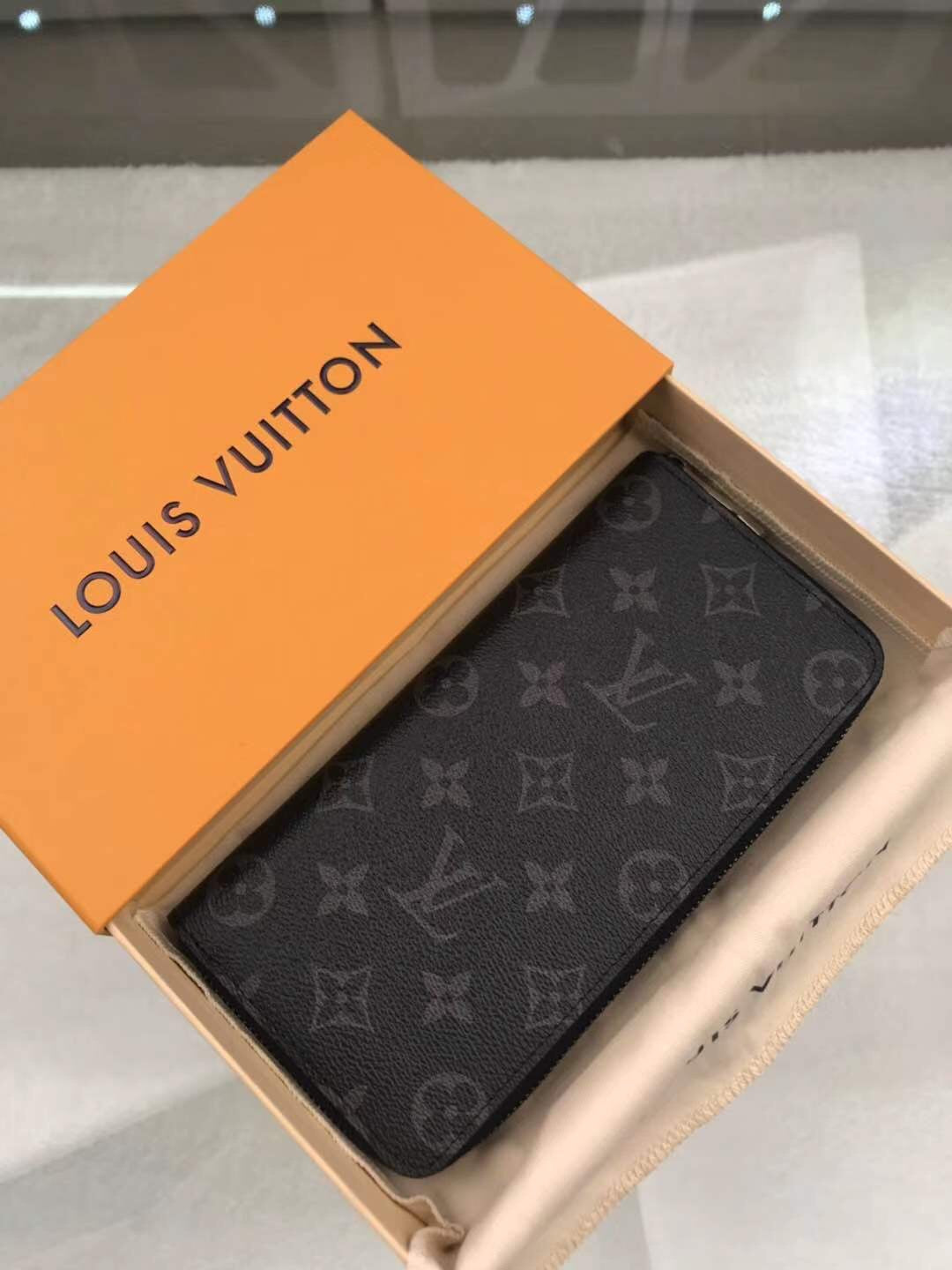 Louis Vuitton Zippy Vertical Wallet 20cm – product image 1