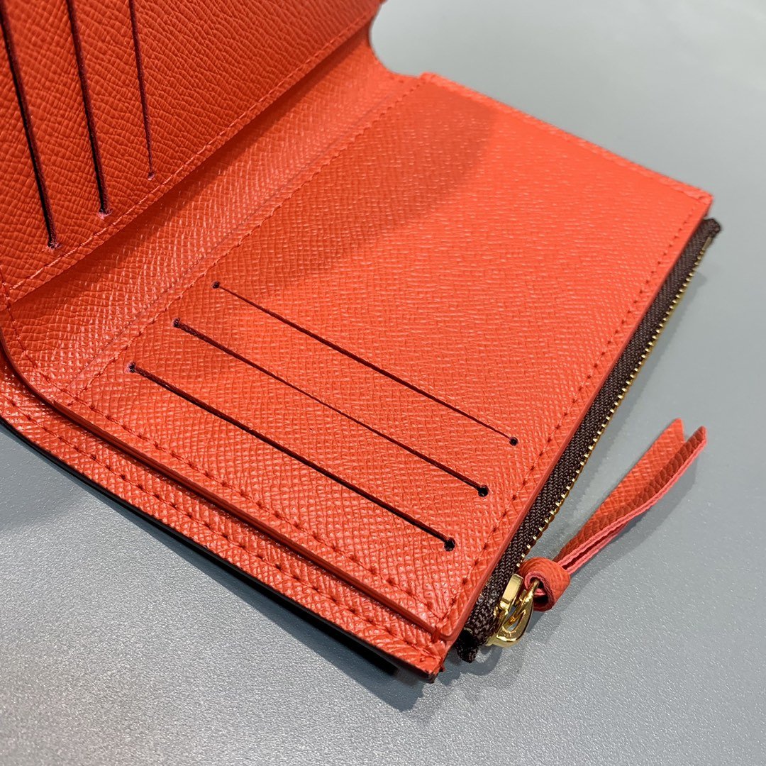Luxury Leather Wallet for Men & Women | Premium Card Holder