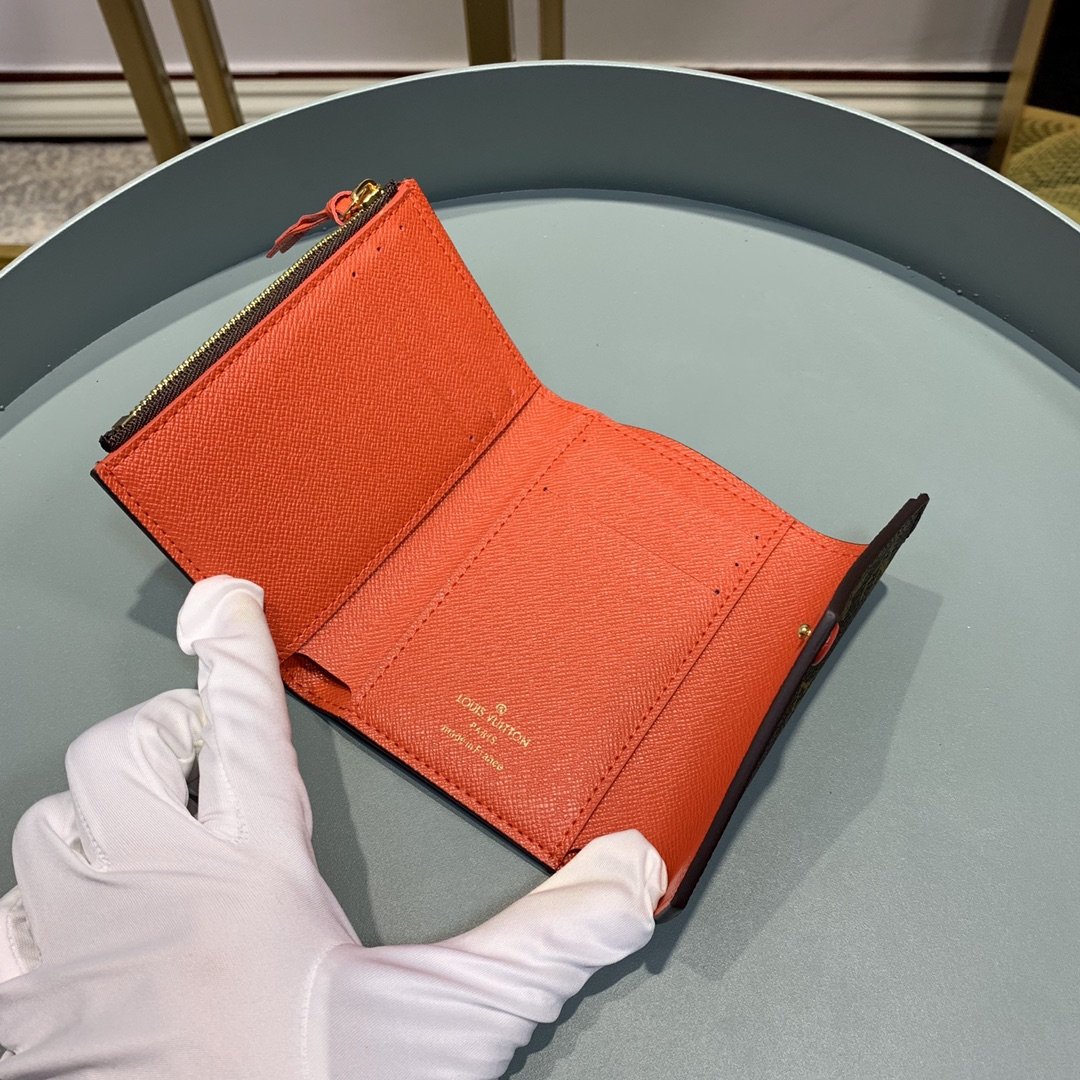 Luxury Leather Wallet for Men & Women | Premium Card Holder