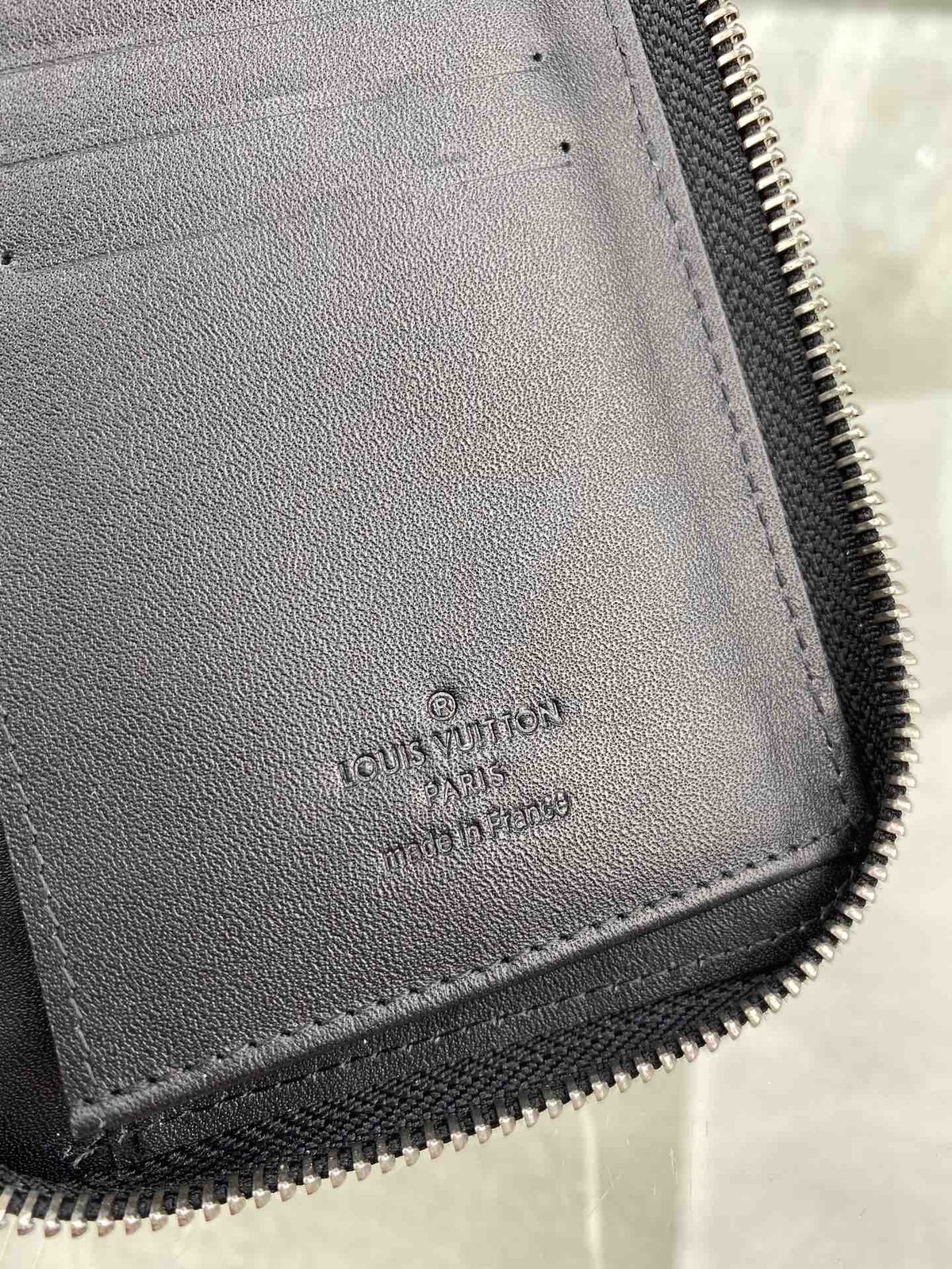 Louis Vuitton Zippy Vertical Wallet 20cm – product image 3