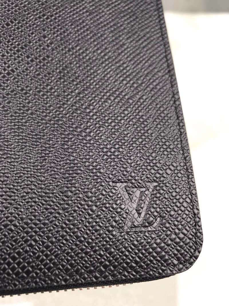 Louis Vuitton Zippy Vertical Wallet 20cm – product image 3