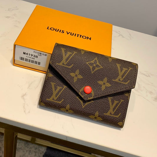 Luxury Leather Wallet for Men & Women | Premium Card Holder