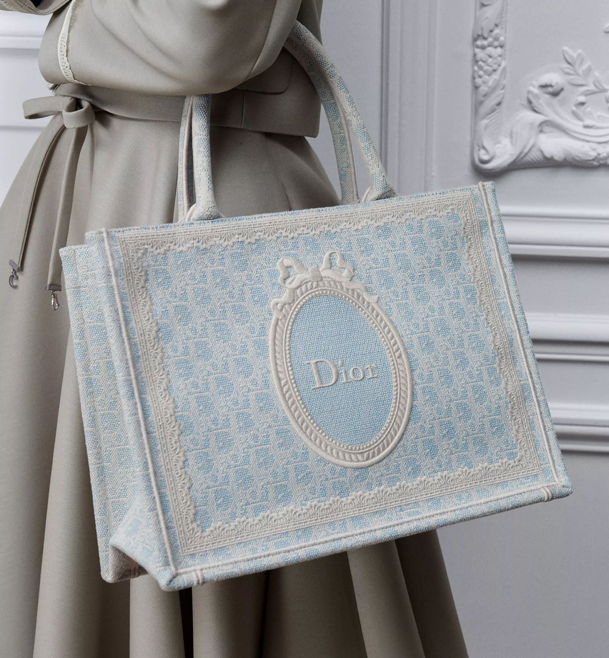 Women's Medium Book Tote With Céleste Blue Washed Embroidery And Shoulder Strap