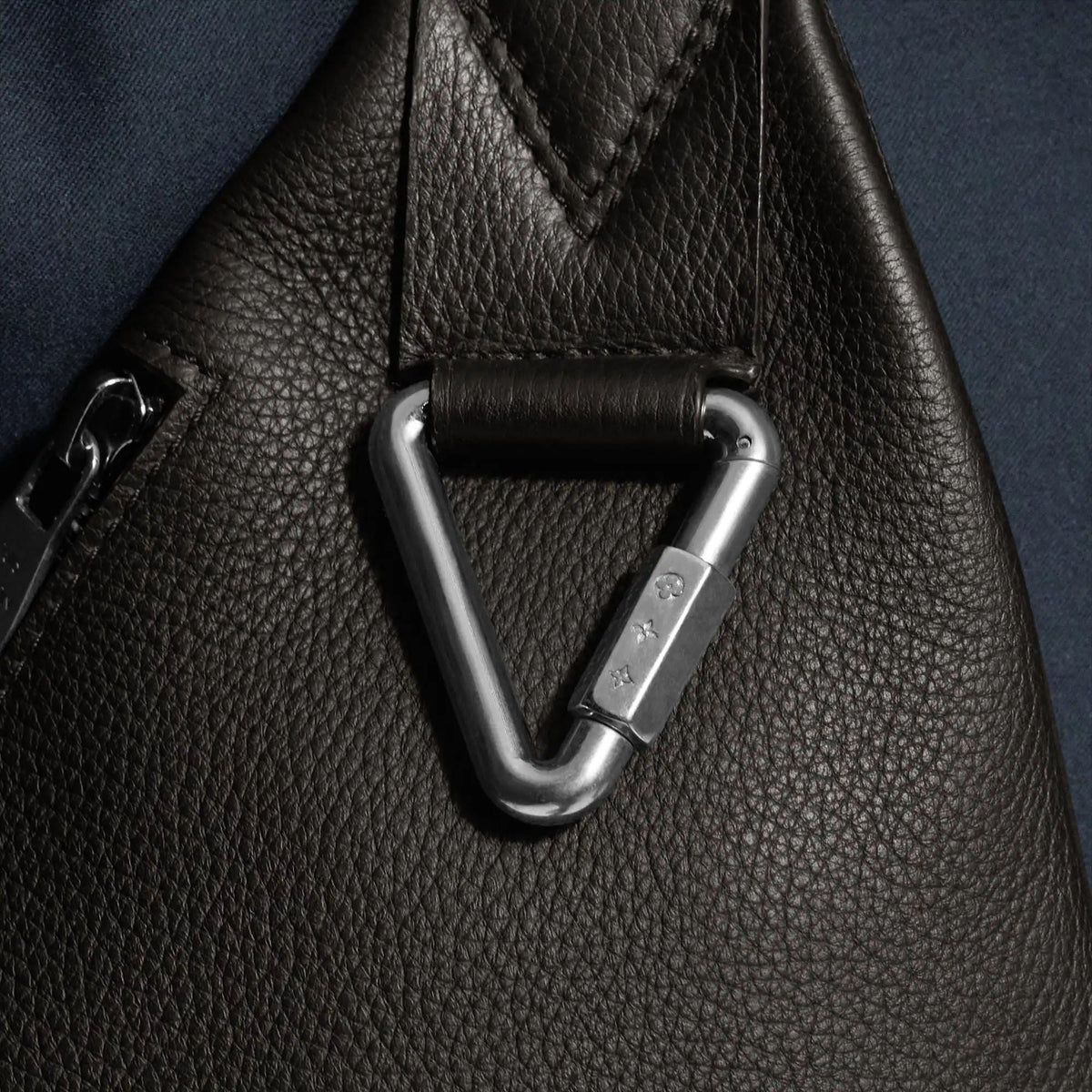 Men's Delta Slingbag Black