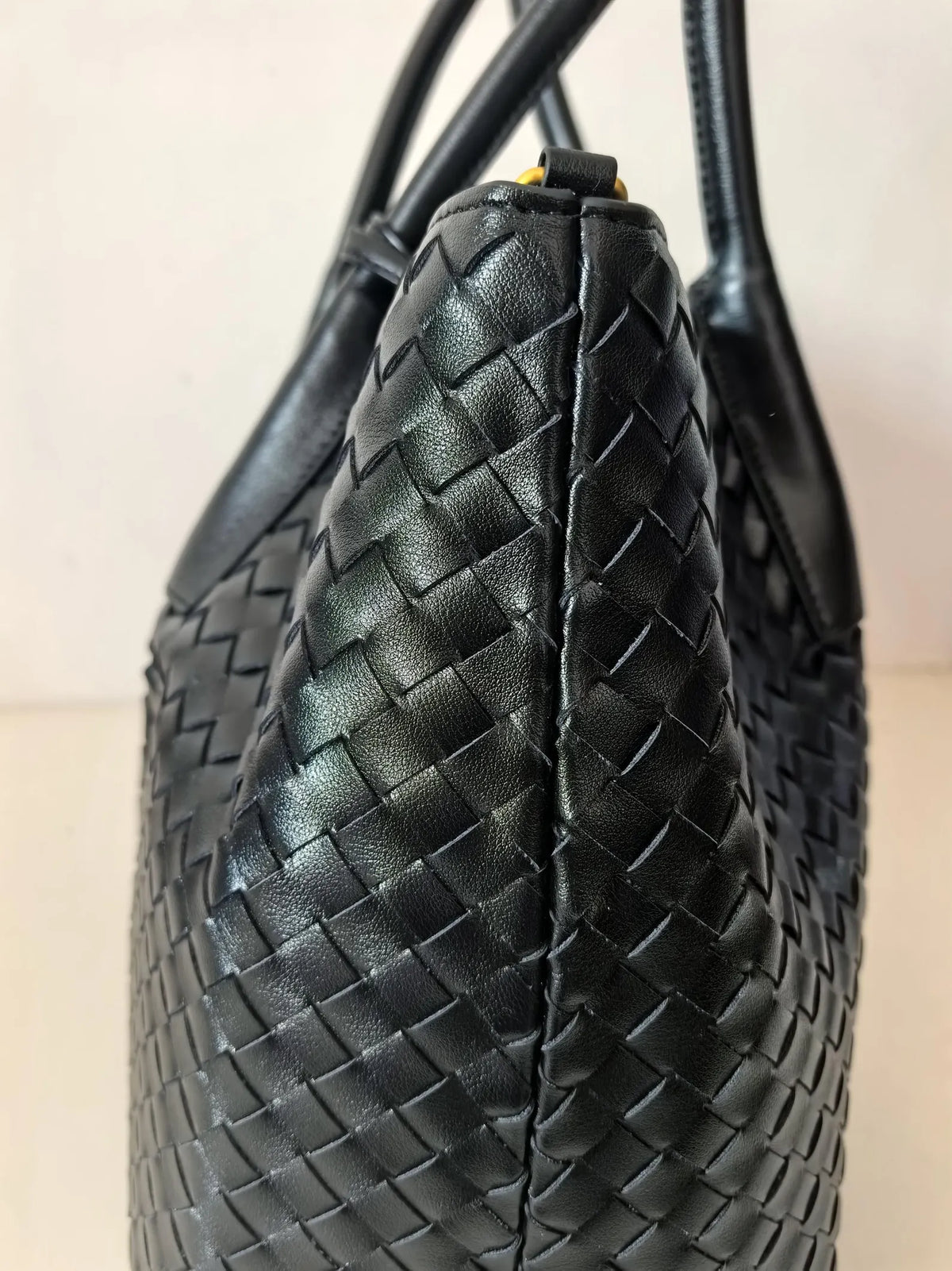 Handwoven Sheepskin Braided Leather Duffle Tote Bag: Large Capacity Commuter Bag