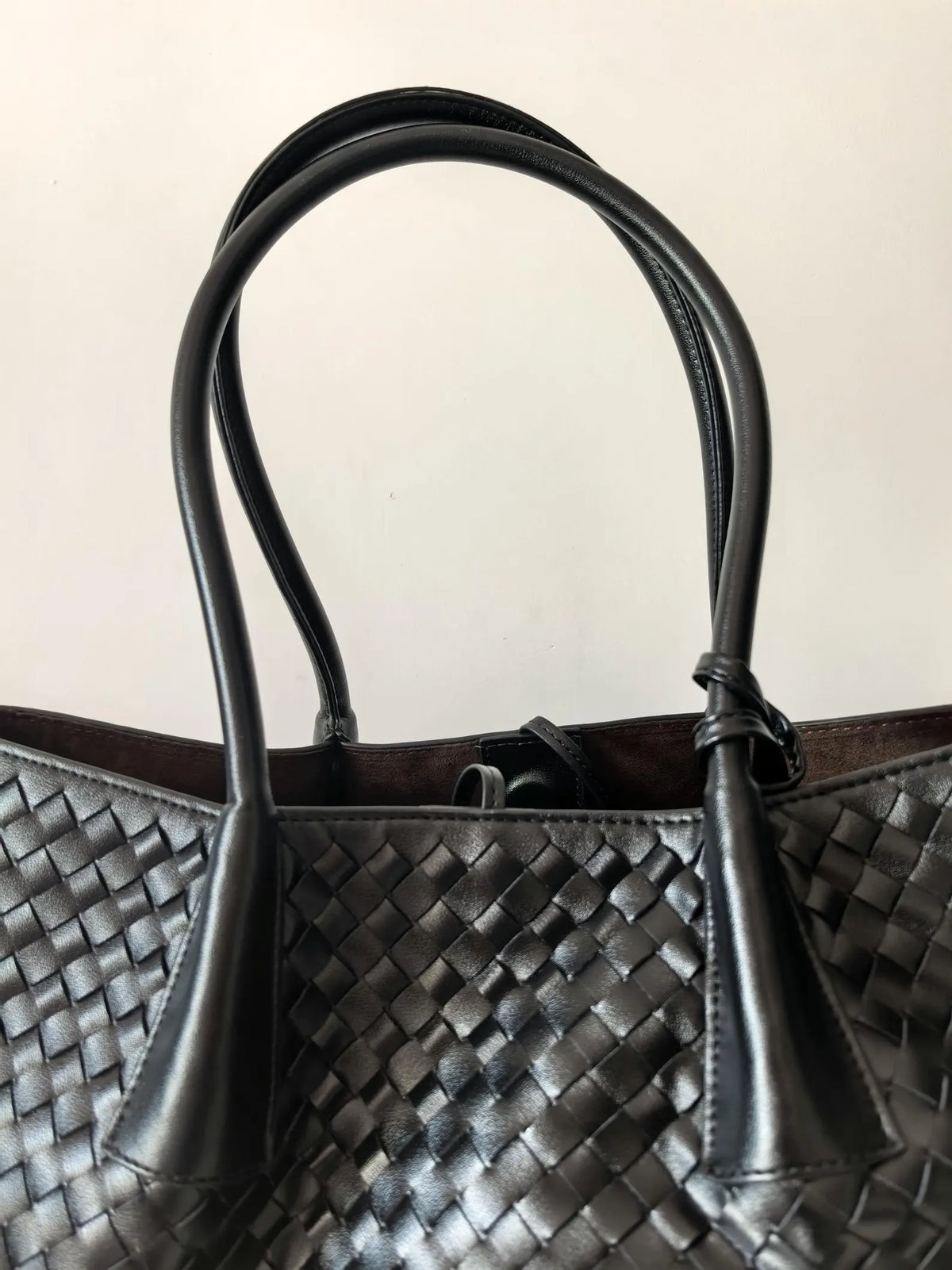 Handwoven Sheepskin Braided Leather Duffle Tote Bag: Large Capacity Commuter Bag