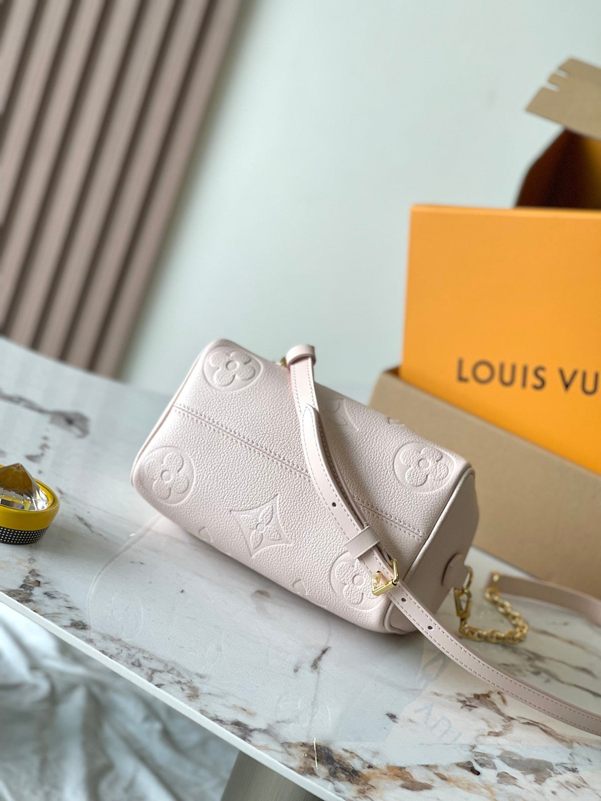 Speedy Bandoulière 20 in Light Pink Monogram Empreinte Leather