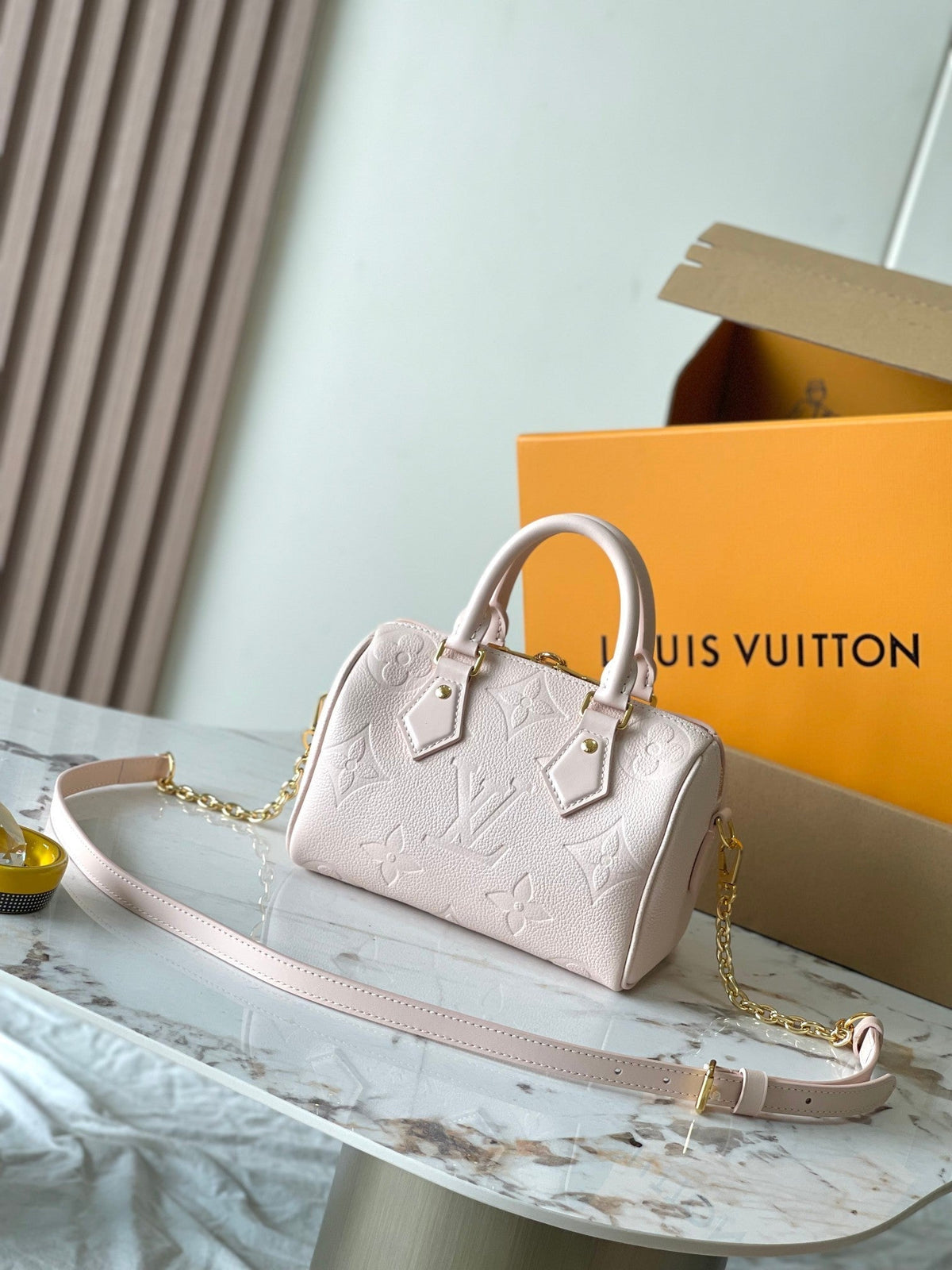 Speedy Bandoulière 20 in Light Pink Monogram Empreinte Leather