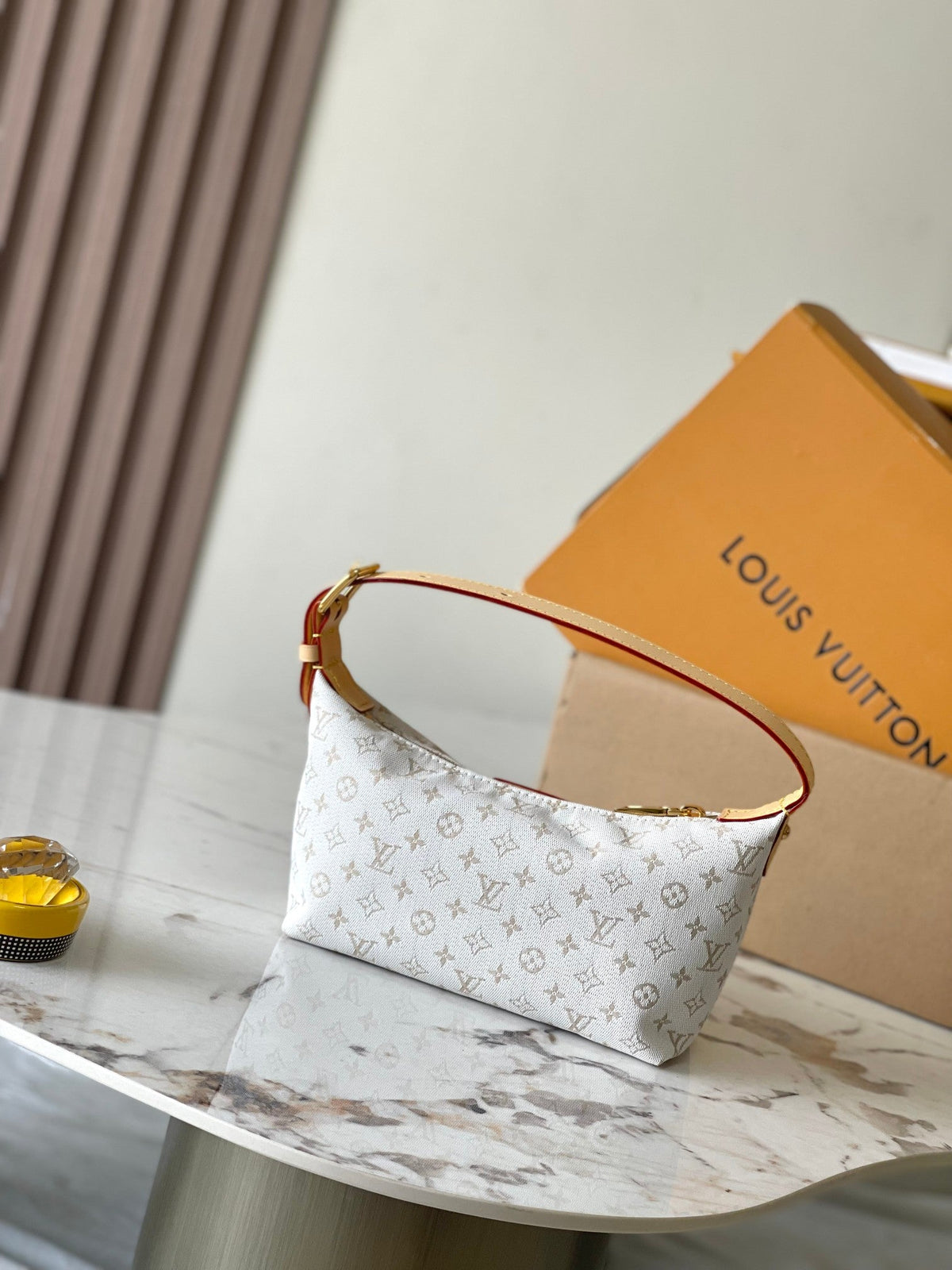 Hills Pochette 20 in White Monogram Mini Jacquard