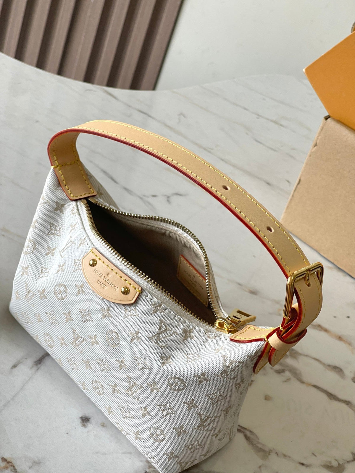 Hills Pochette 20 in White Monogram Mini Jacquard