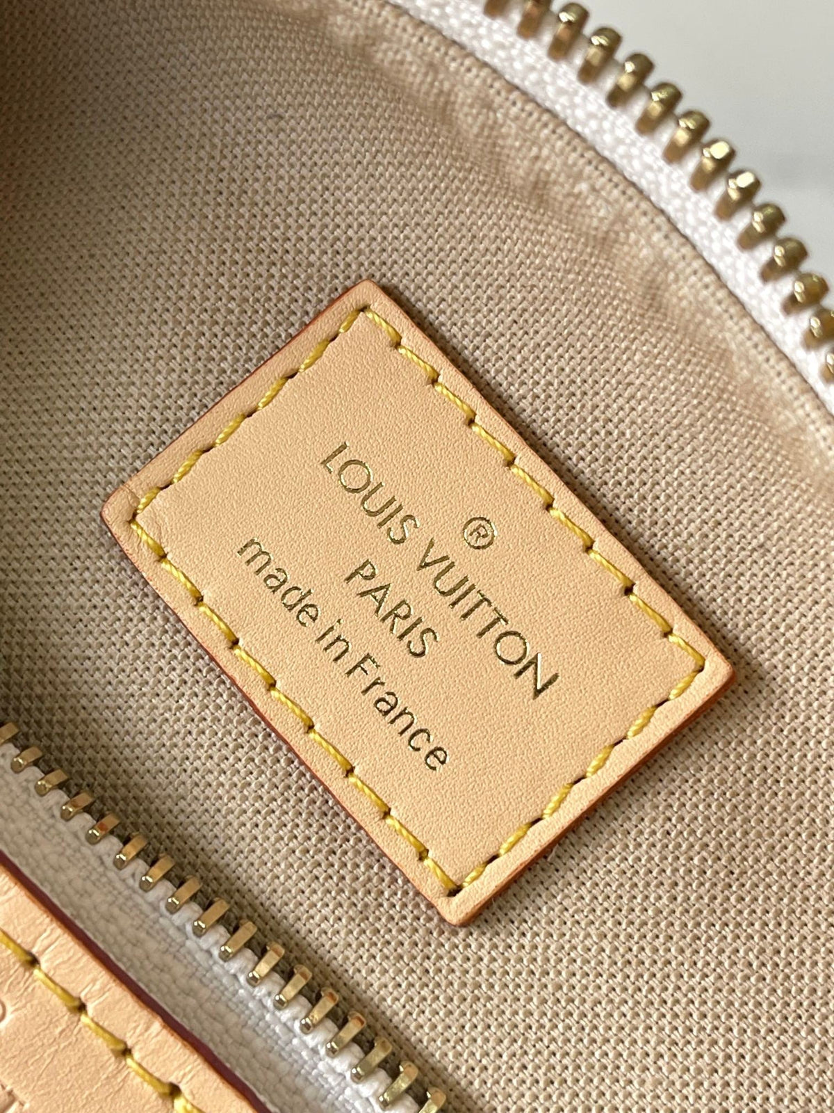 Hills Pochette 20 in White Monogram Mini Jacquard