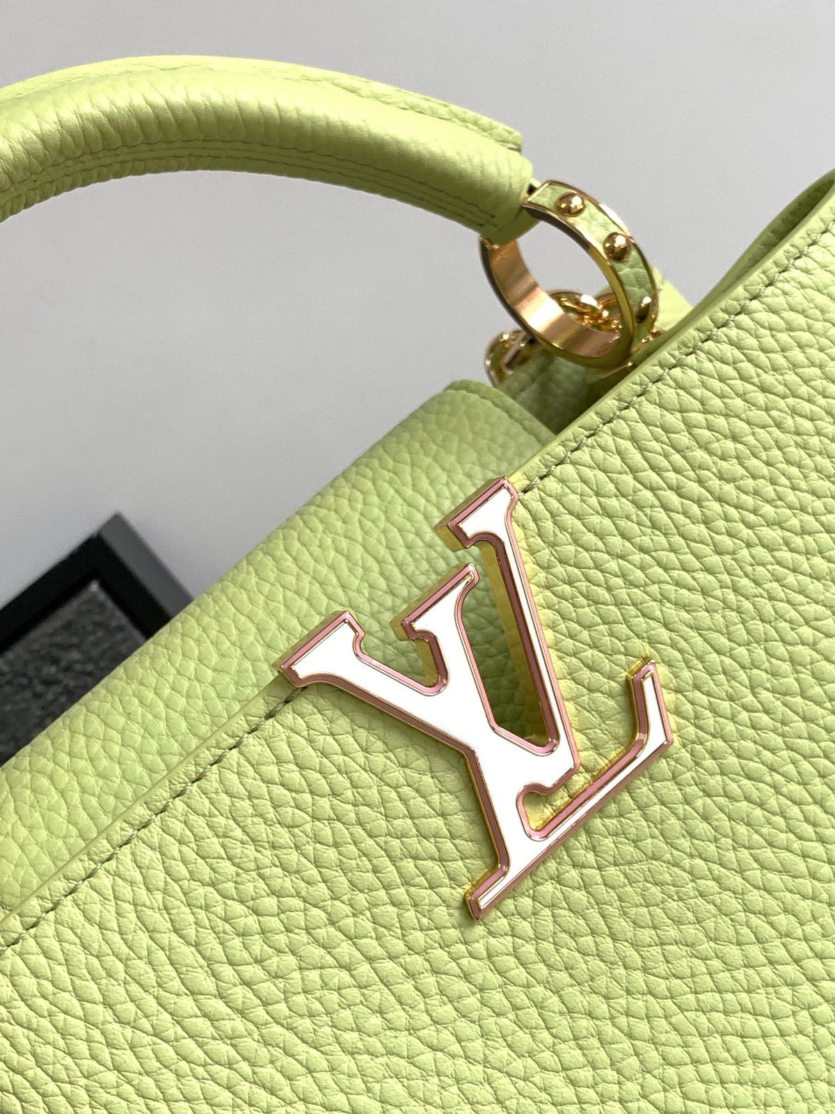 Capucines BB 27 in Pear Green Taurillon Gold Hardware