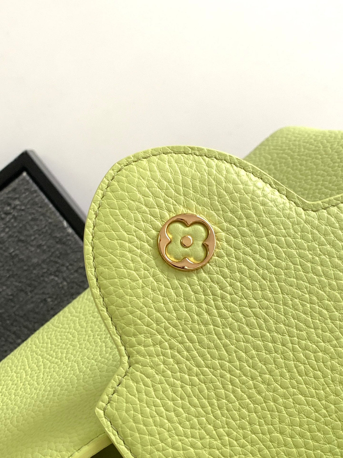 Capucines BB 27 in Pear Green Taurillon Gold Hardware