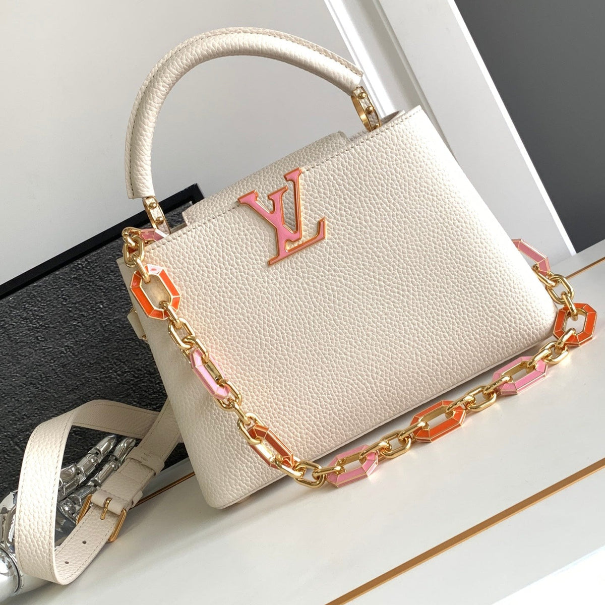 Capucines BB 27 in Pearl White Taurillon Gold Hardware