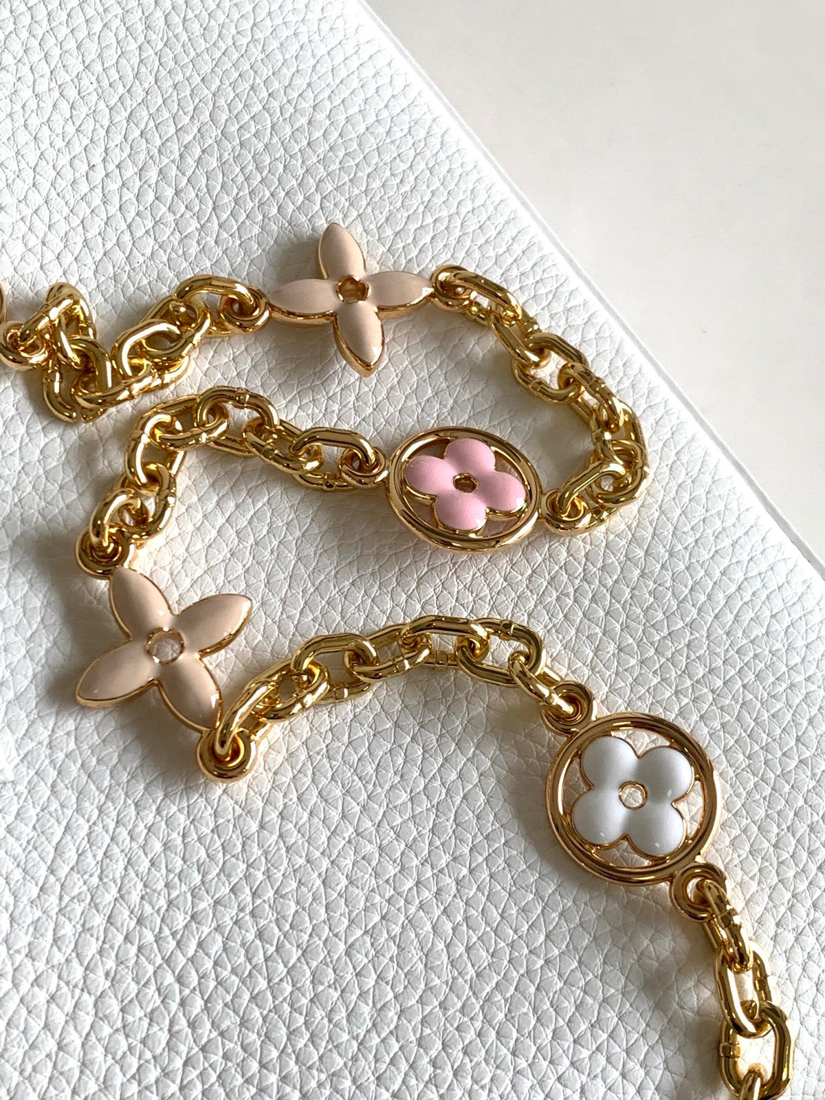 Capucines BB 27 in White Mix Pink and Beige Taurillon Gold Hardware