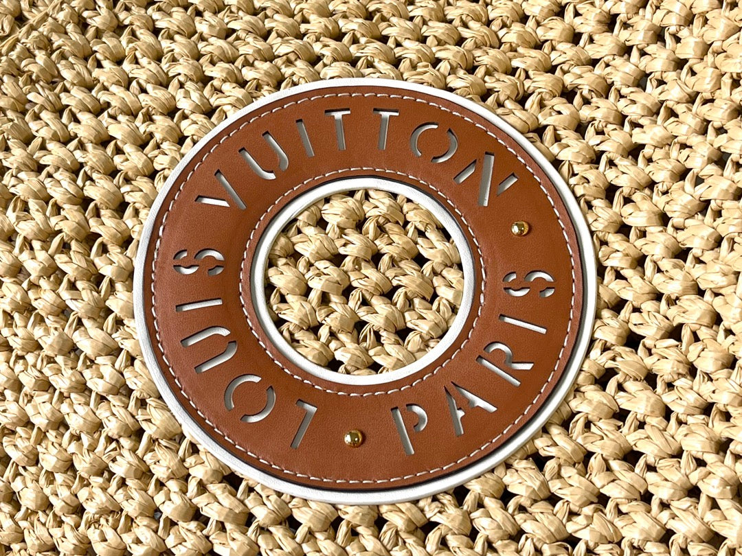 Onthego MM 37 in Beige Woven Raffia with Leather Detailing