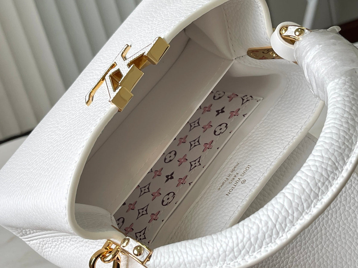 Capucines Mini 21 in White Taurillon Gold Hardware