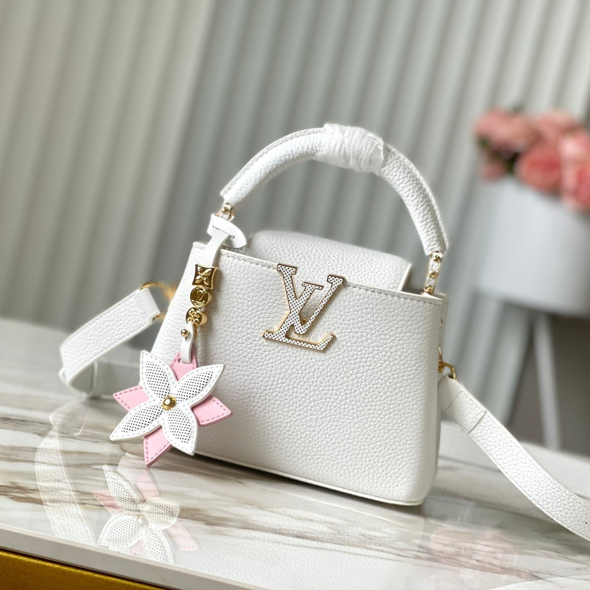 Capucines Mini 21 in White Taurillon Gold Hardware