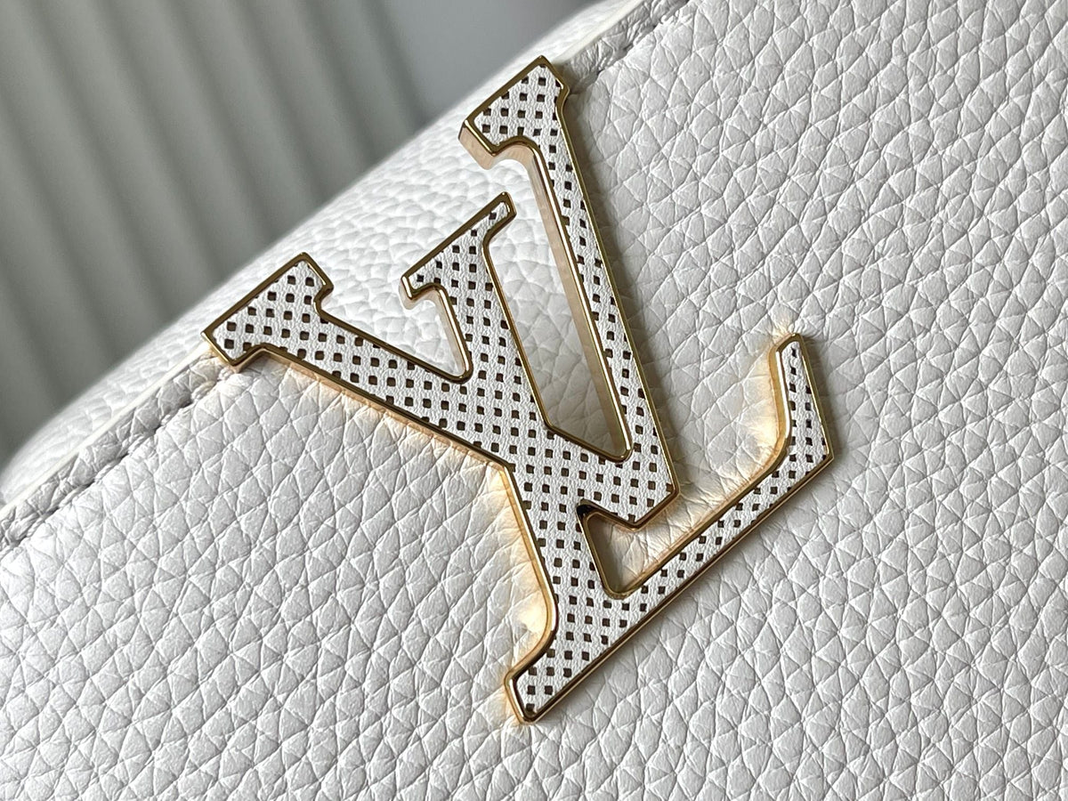 Capucines Mini 21 in White Taurillon Gold Hardware