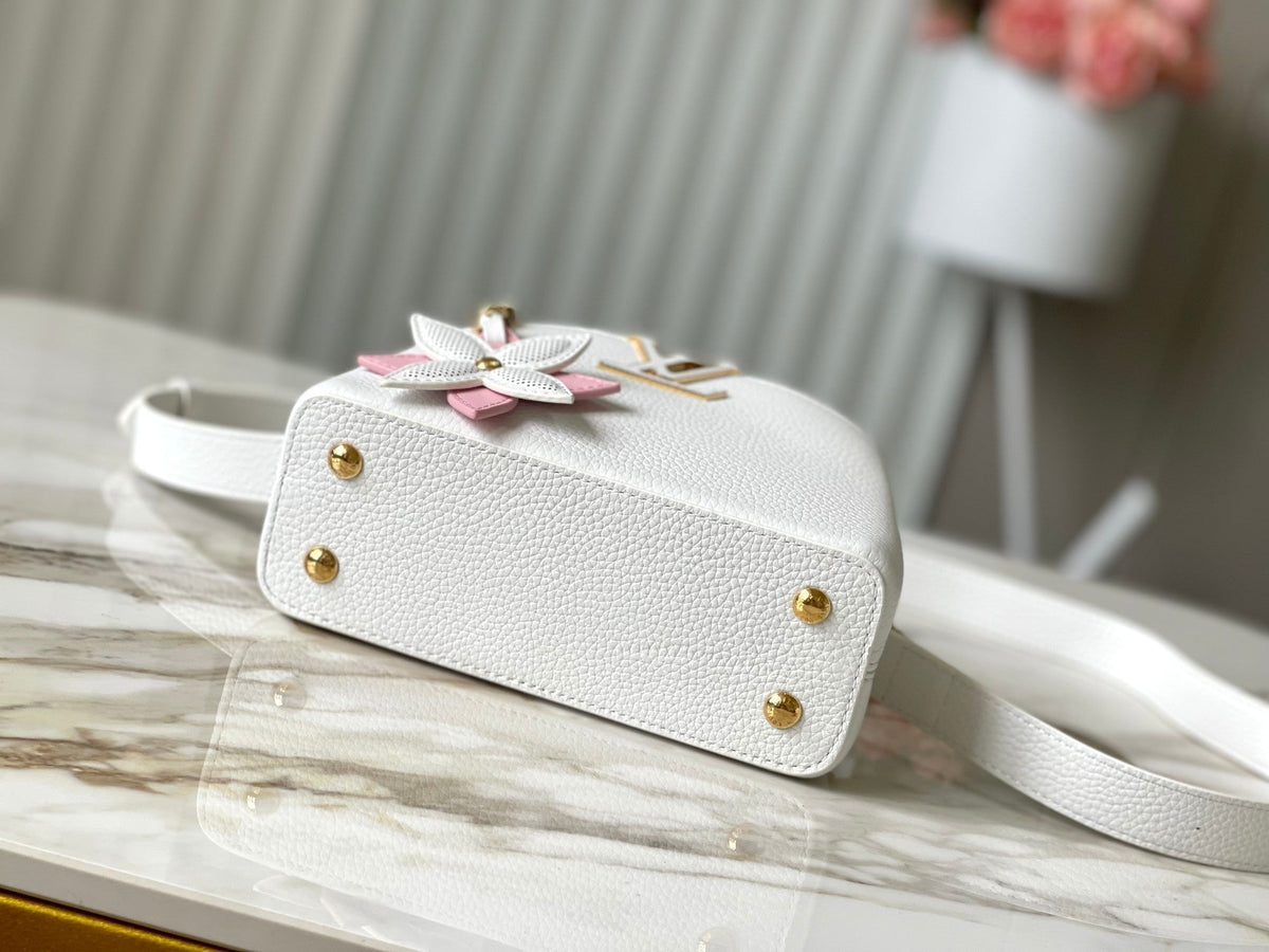 Capucines Mini 21 in White Taurillon Gold Hardware