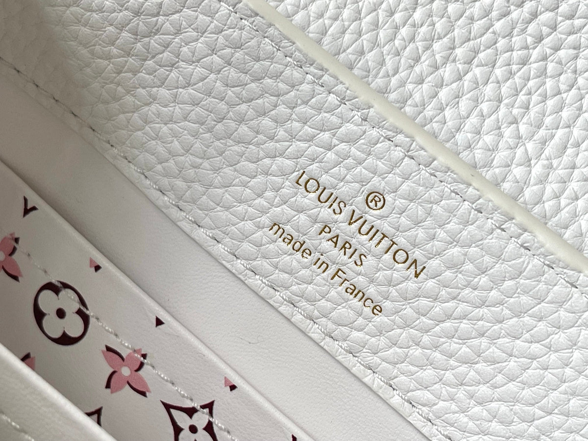 Capucines Mini 21 in White Taurillon Gold Hardware