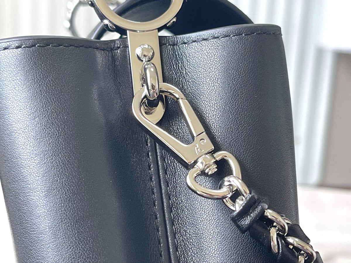 Capucines East-west Mini 22 in Black Sheepskin Crystal and Silver Hardware