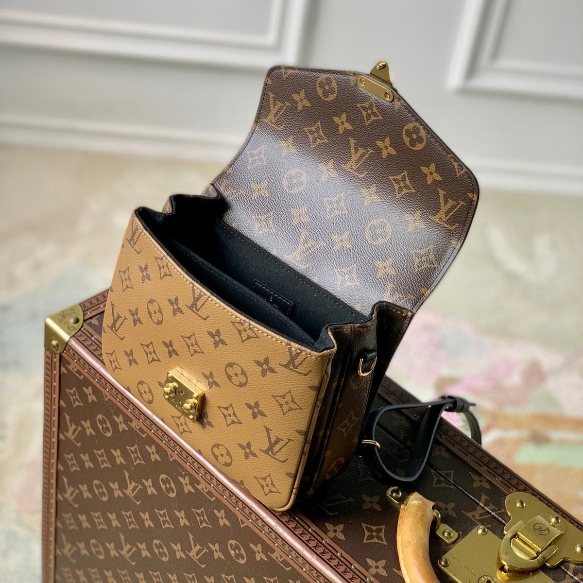 Pochette Métis 20 in Brown Monogram and Monogram Reverse Canvas Gold Buckle