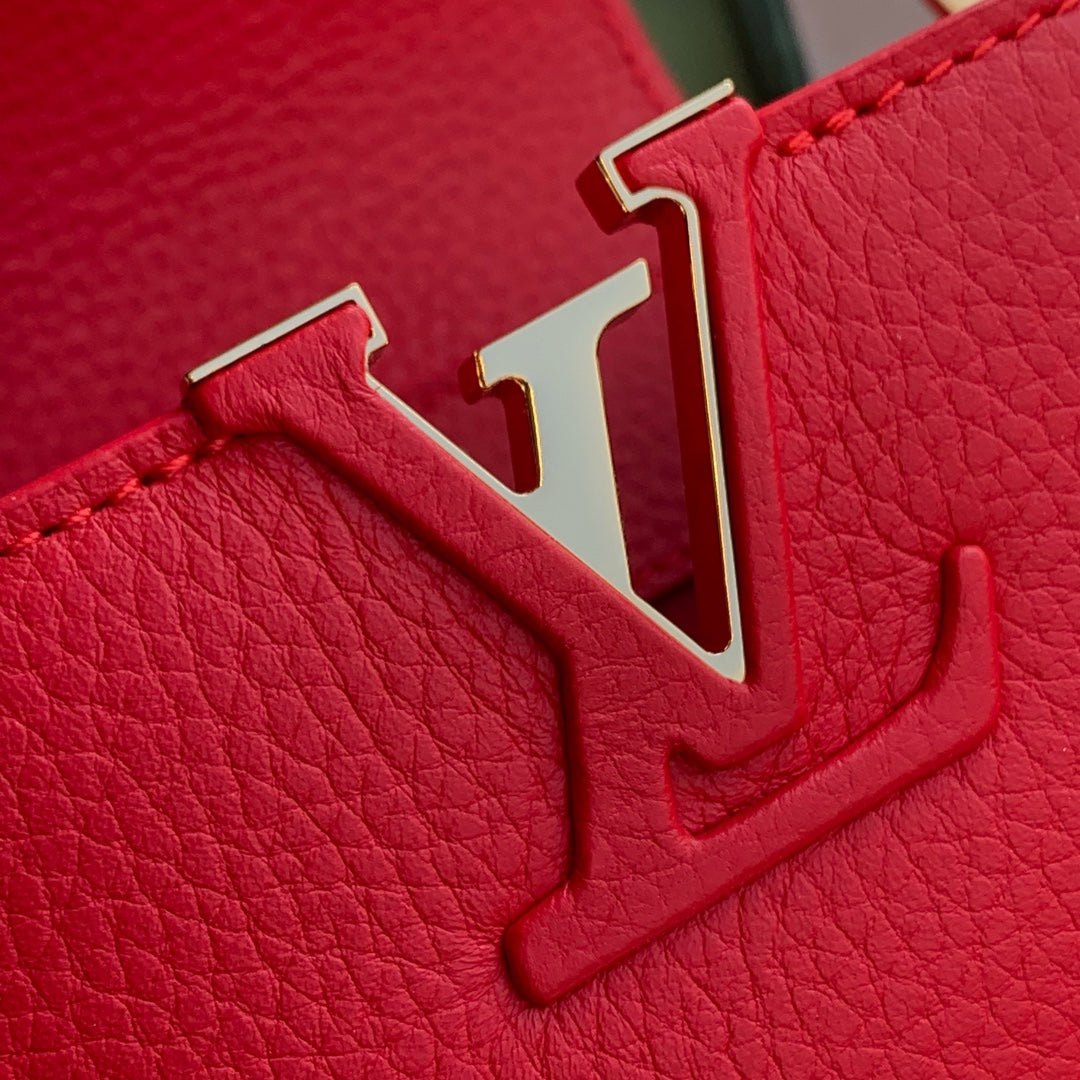 Capucines Mini 23 in Red Taurillon Gold Hardware