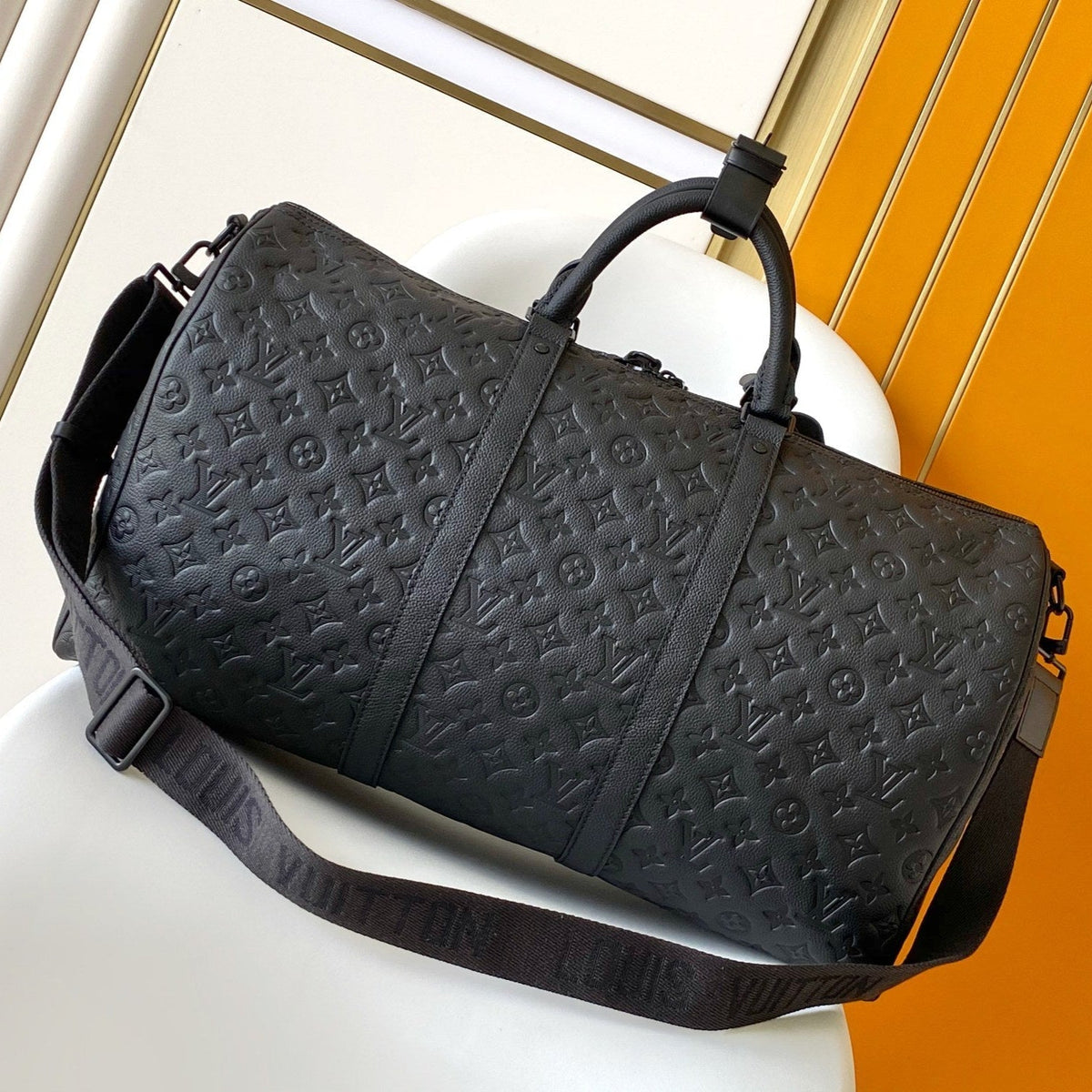 25S Keepall Bandoulière Bag 50 in Black Embossed Taurillon Calfskin Monogram