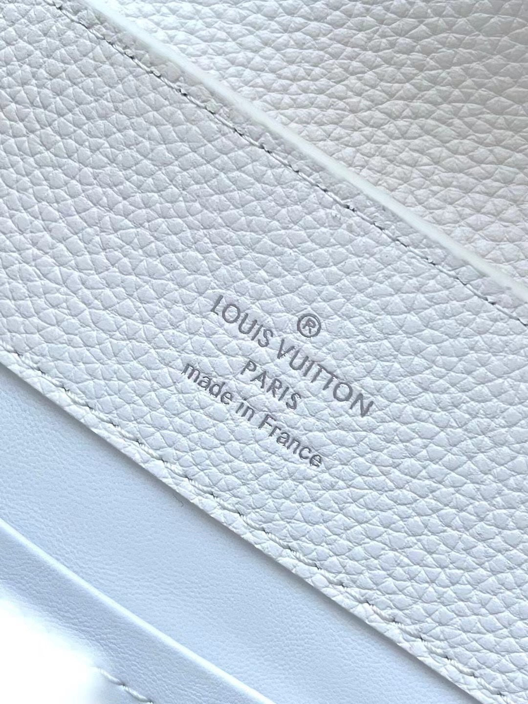 Capucines East-west BB 27 in White Taurillon