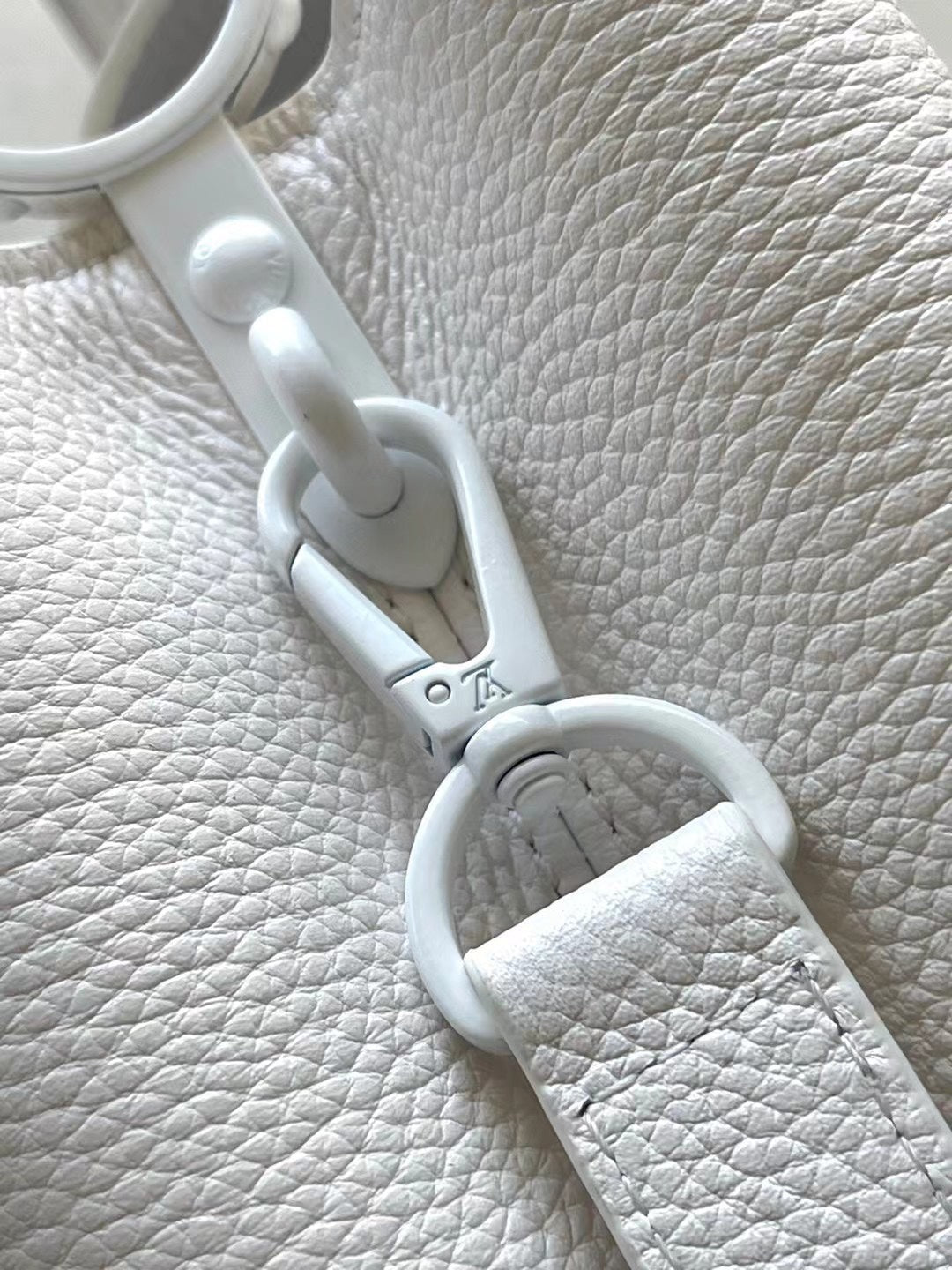 Capucines East-west BB 27 in White Taurillon