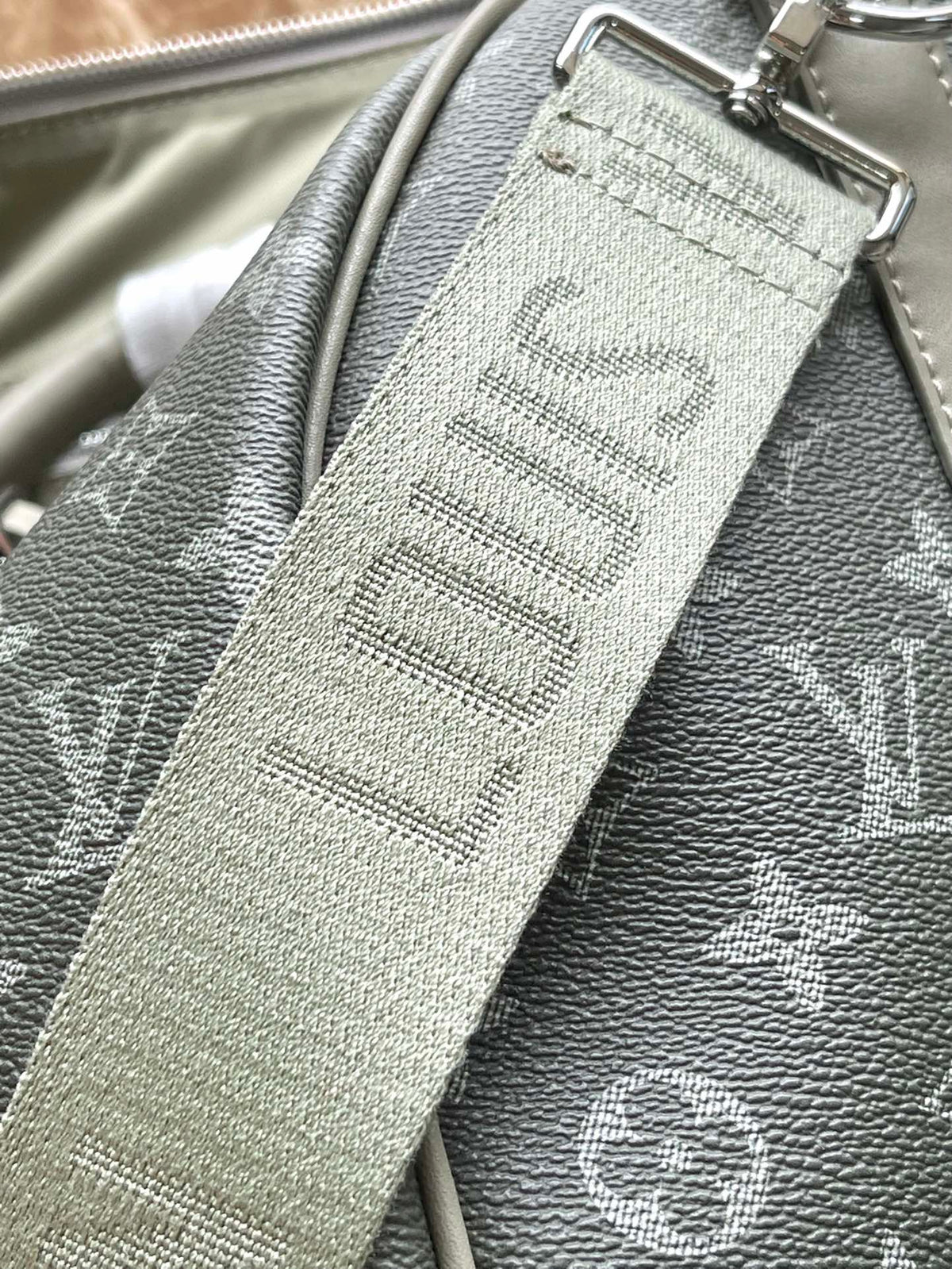 Keepall Bandoulière 45 in Gray Monogram Gradient Canvas