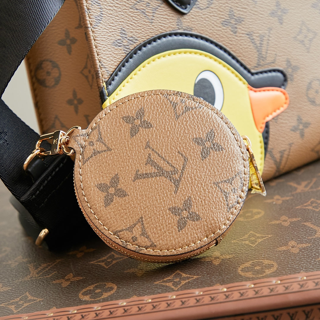 Onthego PM 25 in Brown Monogram Canvas with Duck Shape