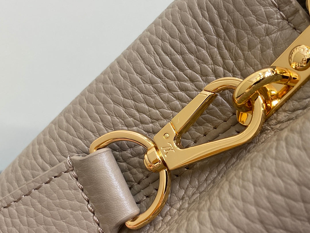 Capucines Mini 21 in Khaki Brown Taurillon