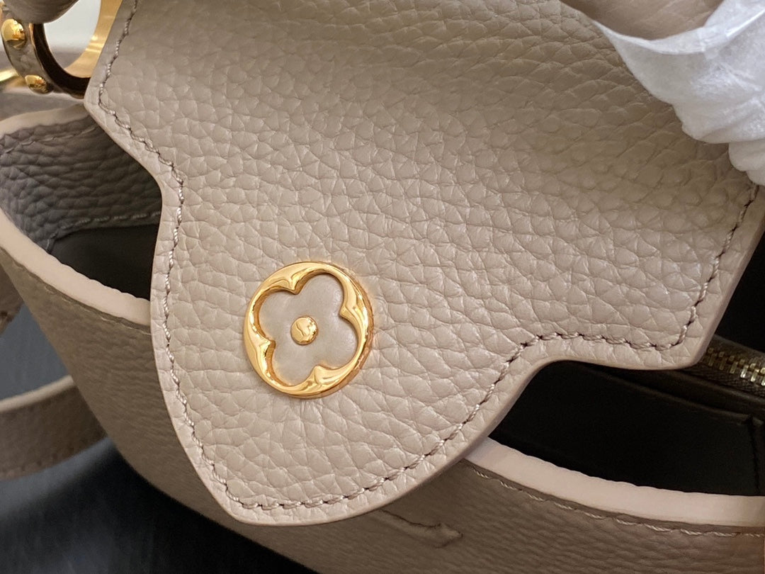 Capucines Mini 21 in Khaki Brown Taurillon