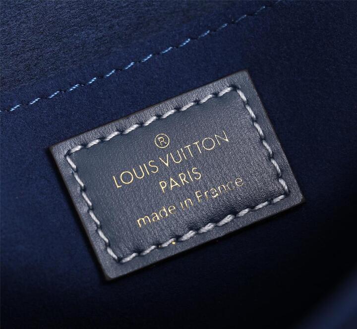 Louis Vuitton M57211 Dauphine MM 25cm