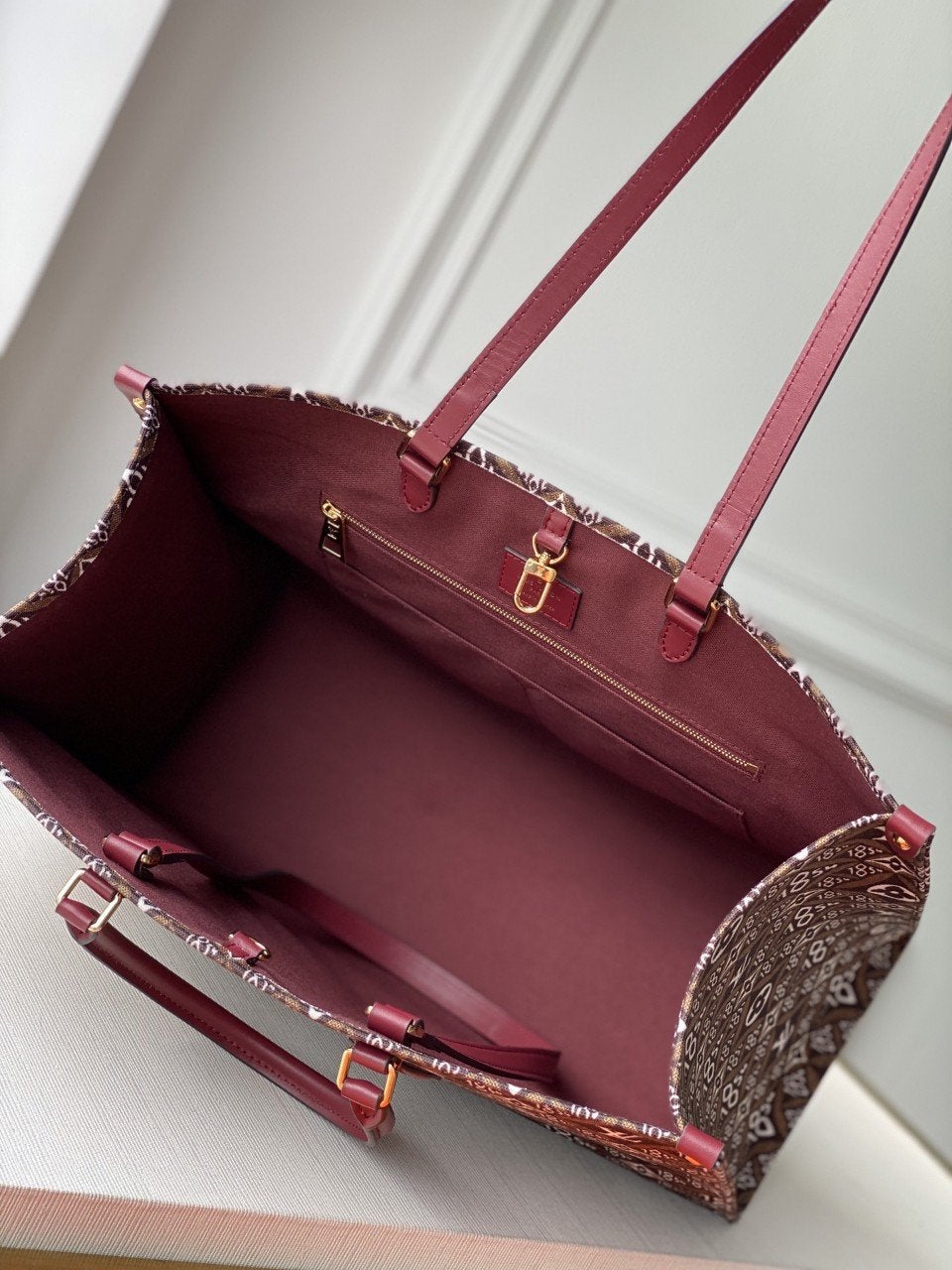 LV Since 1984 Onthego GM Brown Textile