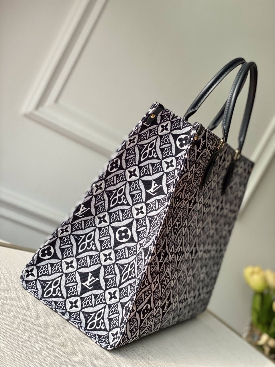 LV Since 1854 Onthego GM Grey Textile